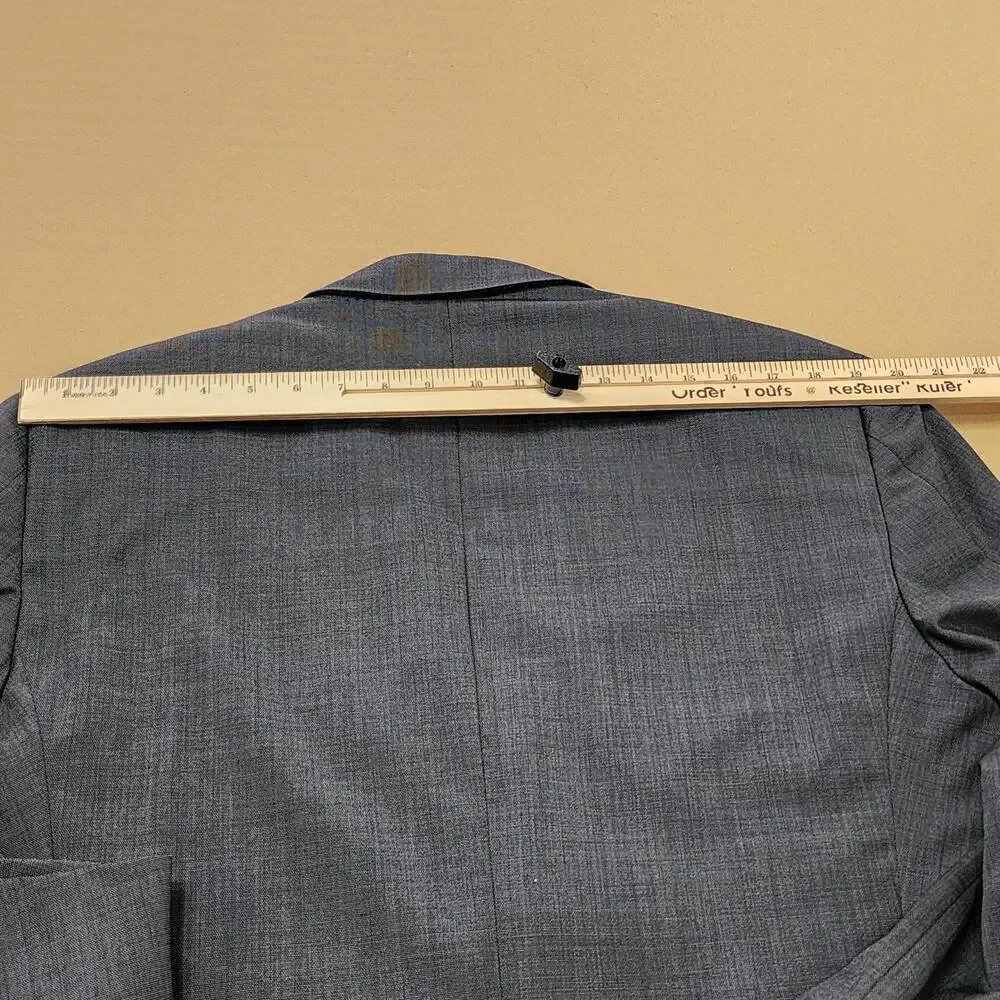Suit Jacket Mens Large Gray Wool Two Button Boardroom Classic Fit Made In USA